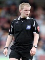 Young referee makes an unwelcome QPR comeback at Portsmouth